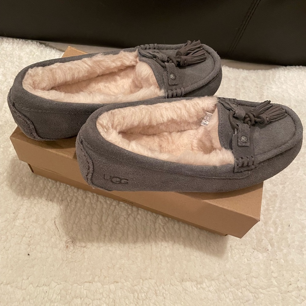 Sold!!! UGG Moccasin